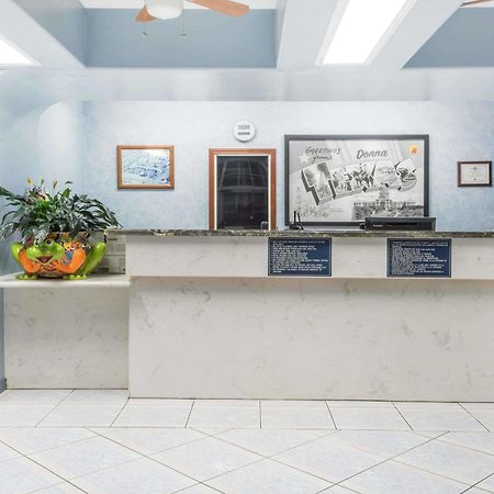 Hotel Super 8 Donna Zewnętrze zdjęcie