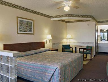 Hotel Super 8 Donna Pokój zdjęcie