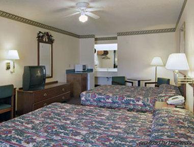 Hotel Super 8 Donna Pokój zdjęcie