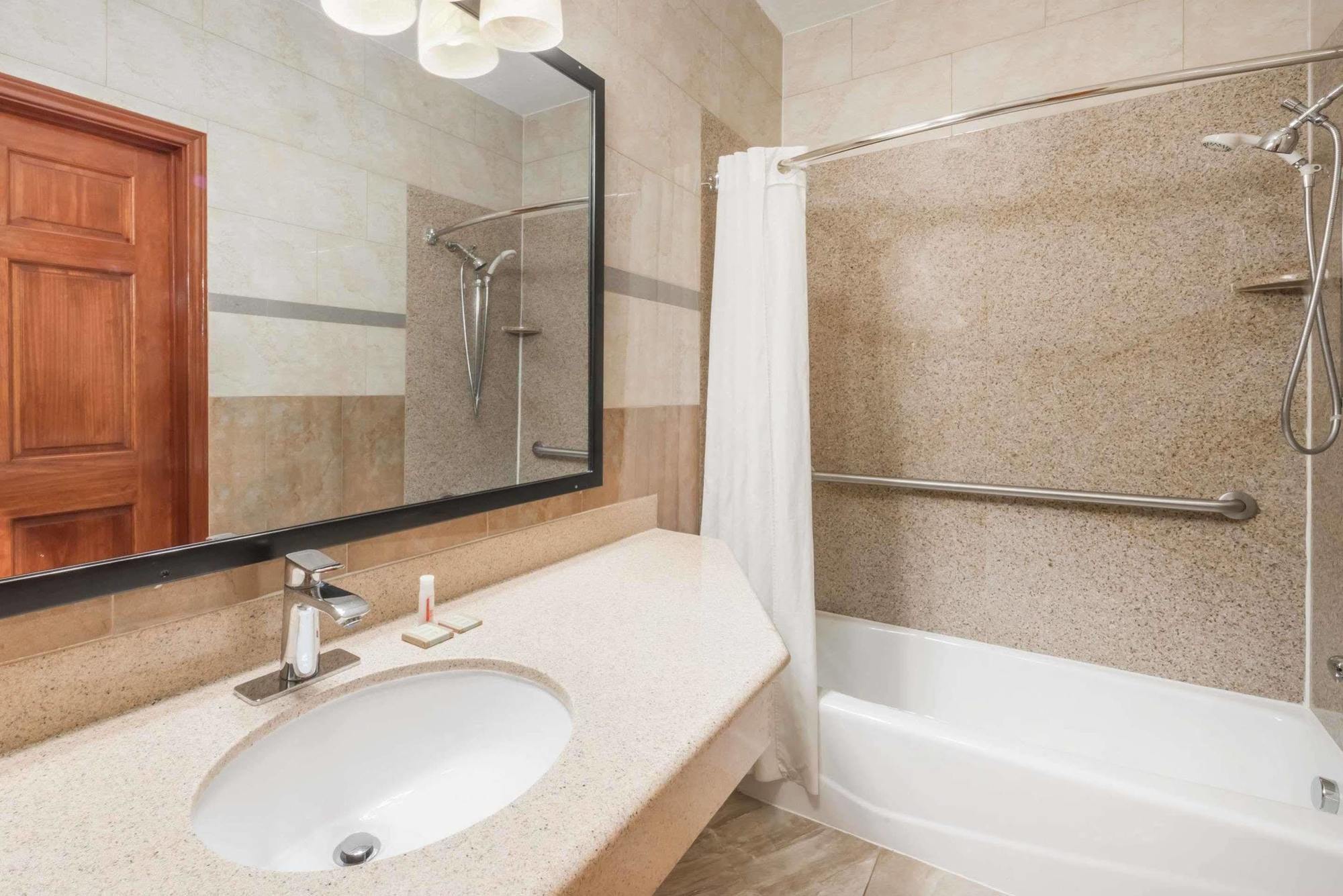 Hotel Super 8 Donna Zewnętrze zdjęcie